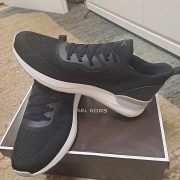 Michael Kors superge nove Original Št. 46-47