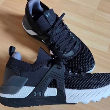 Moške superge Under Armour št. 45, praktično nove