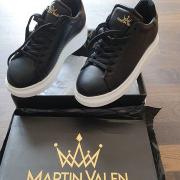 Moški moderni sneakersi Martin Valen 42