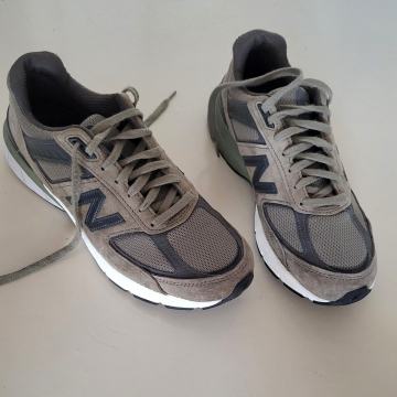 New Balance 990V5