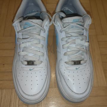 Nike Air Force 1, številka 40