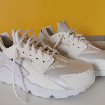 Nike Air Huarache št. 44