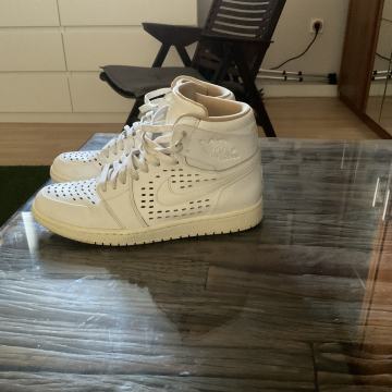 NIKE AIR JORDAN 42,5