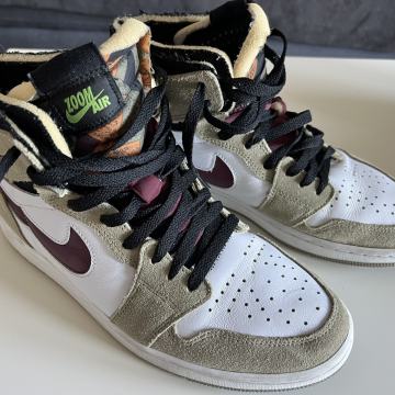 Nike Air Jordan, št.42,5