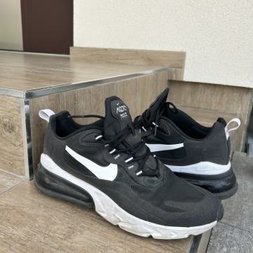 NIke air max 270 react