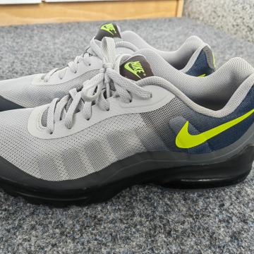 Nike Air Max Invigor 46