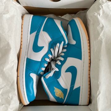 Nike Jordan 1 Mid