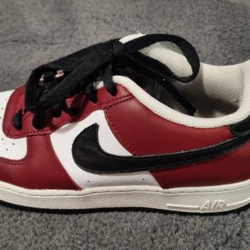 Otroški športni copati Nike Air Force, št. 40