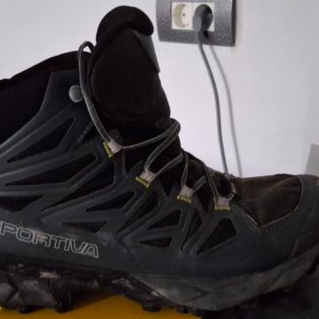 Pohodni čevelj La Sportiva