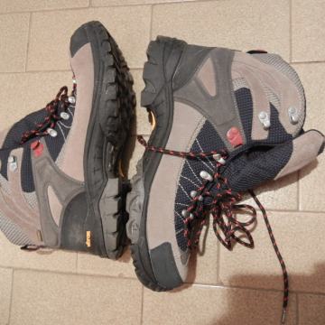 Pohodni treking gorniški gojzarji čevlji 44 45 46 novo