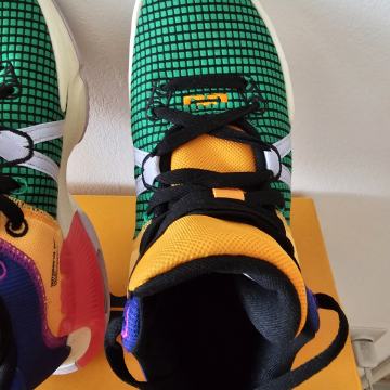 Prodam sportne copate