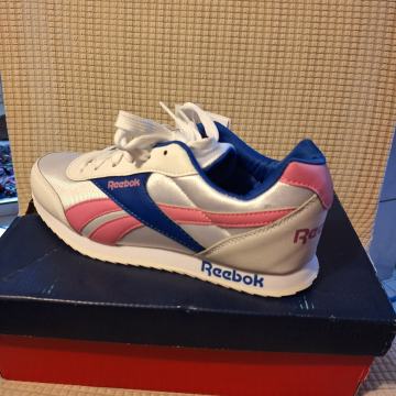 Nove reebok st 38.5