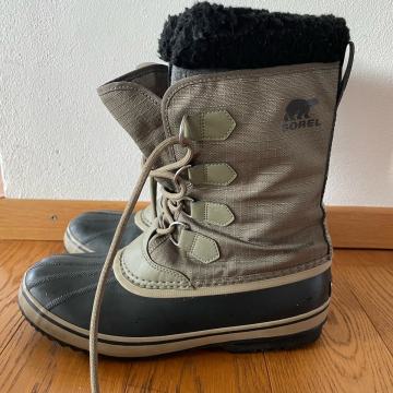 Sorel škornji, št. 43