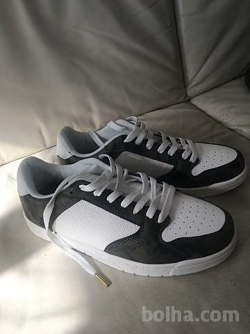 Športne superge Pull&Bear, vojaški vzorec, št. 41, Lj.