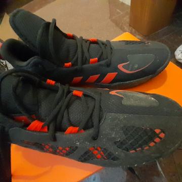 športni čevlji adidas št. 43 1/3