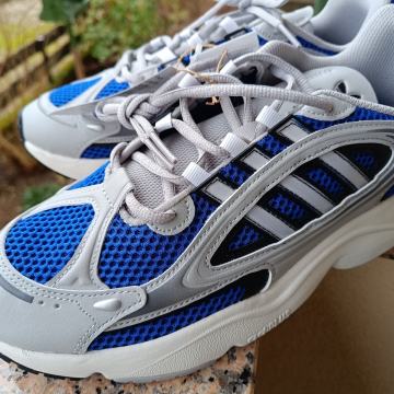 Športni copati Adidas, št 44 ali 28 cm