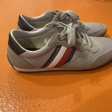 Športni copati Tommy Hilfiger