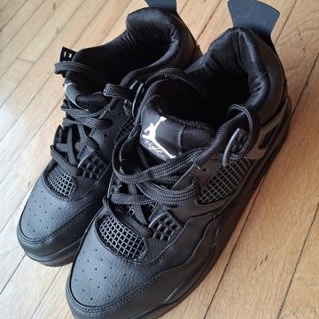 Superge Air Jordan 4 “Black Cat”, 43 št.