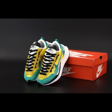 Superge NIKE