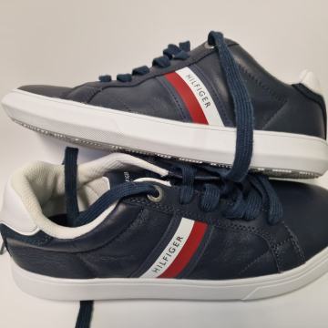 Tommy Hilfiger 41