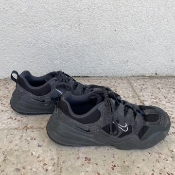 Unisex Nike črni supergi št. 42