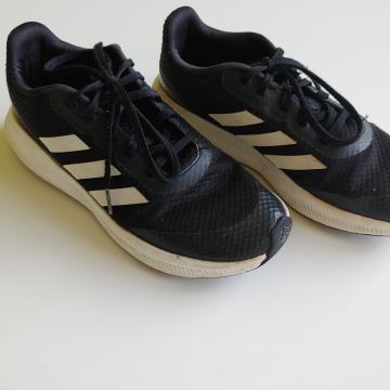 Adidas črni športni copati, št. 36