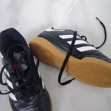Adidas dvoranski copati št 30 ,5