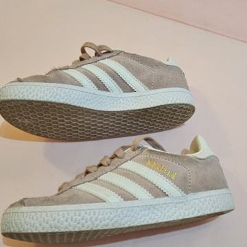 Adidas Gazelle, stevilka 28
