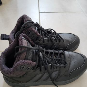 Adidas hoops mid