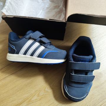 Adidas otroške superge, št. 20