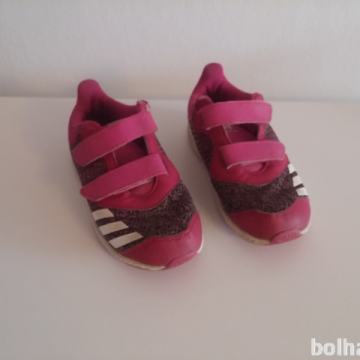 Adidas rdeči športni copati, št. 26