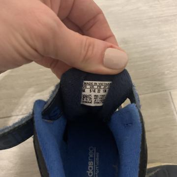 Adidas superge št. 22