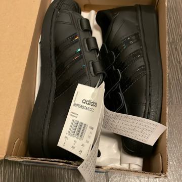 Adidas superge velikost 33,5 - nove