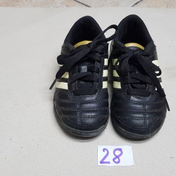 Adidas teniske 28