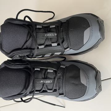 Adidas Terrex NOVI otroški pohodni, zimski čevlji št 34 Gore-Tex
