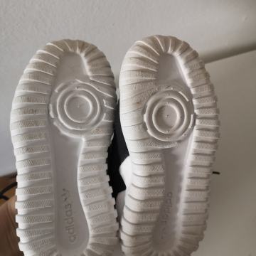Adidas Tubular 23