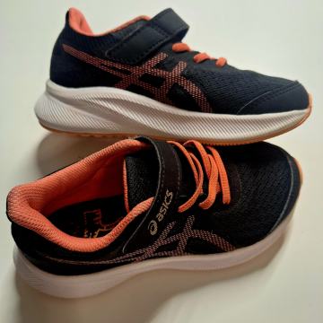 Asics superge za deklico št. 30