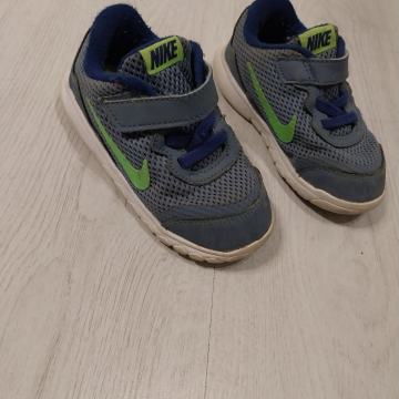 Čevlji Nike številka 23,5