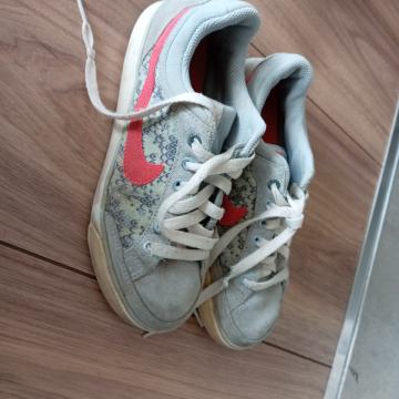 čevlji Nike velikost 35.5