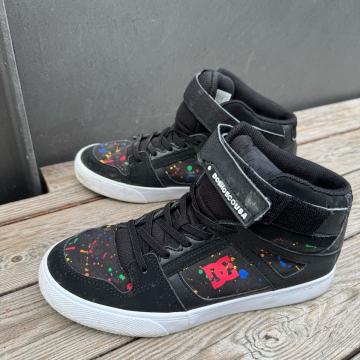 Čevlji za prosti čas/skate čevlji