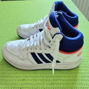 Čevlji, superge Adidas 38
