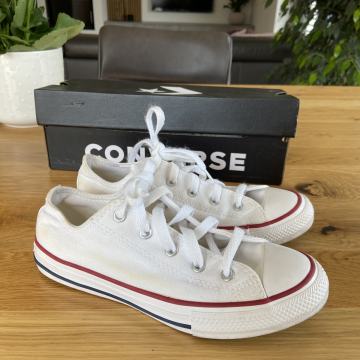 Converse velikost 34