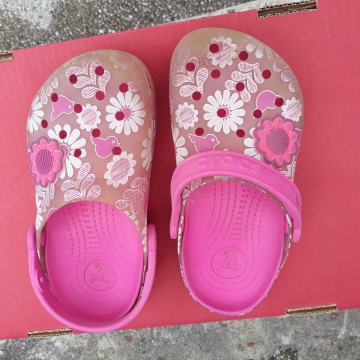 Crocs št. 32