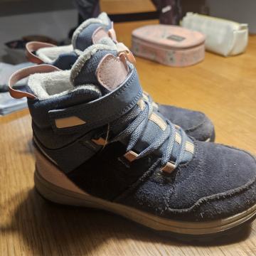 Decathlon dekliški zimski čevlji 34