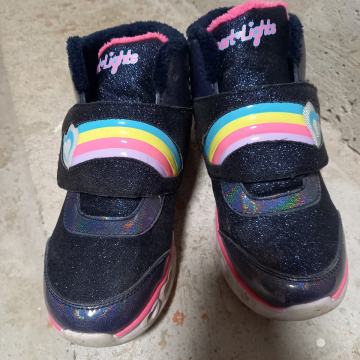 dekliške superge Skechers št.35