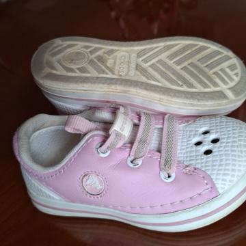 dekliške superge, teniske CROCS original št. 25 - 26 (C-9)