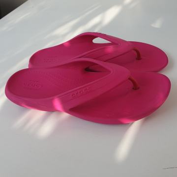 Dekliški Crocs natikači št. J3 (34/35)