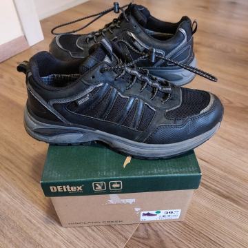 Dekliški pohodni čevlji št. 37