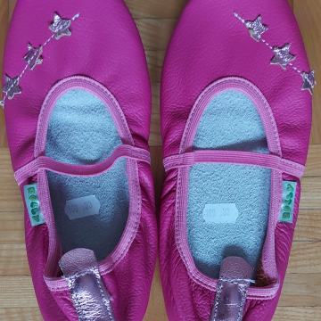 Dekliški šolski copati usnjeni št. 33 novi