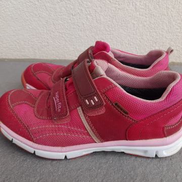 Dekliške Gore-Tex superge Superfit št. 36